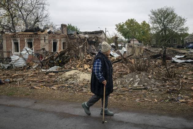 Aftermath of Russian attack on Ukraine s Kramatorsk KRAMATORSK, UKRAINE - OCTOBER 09: Ukrainian residents work on their homes following the Russian airstrike on Kramatorsk, Donetsk region, Ukraine on October 09, 2025. During the night and morning of today, October 9, Russian troops shelled Kramatorsk in the Donetsk region with drones, guided bombs (GABs) and Smerch multiple launch rocket systems. In one of the areas, rescuers were extinguishing a fire in private homes. A local resident was injured. Jose Colon Anadolu Kramatorsk Ukraine. Editorial use only. Please get in touch for any other usage. Copyright: x2025xAnadoluxJosexColonx