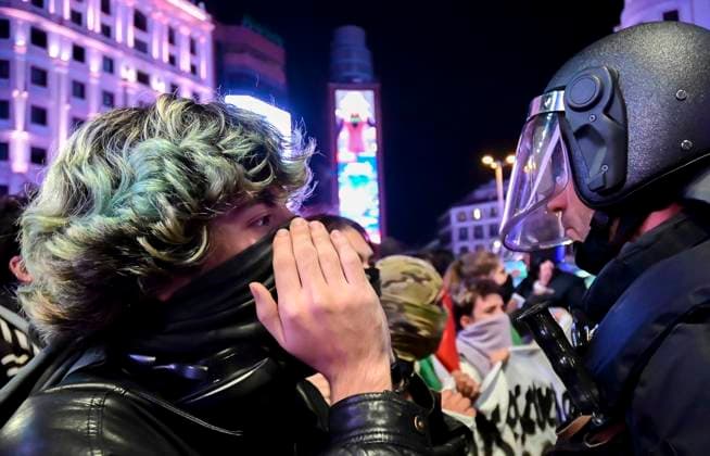 October 15, 2025, Madrid, Madrid, SPAIN: Protesters take part in a march in support of Palestine during the general strike on October 15 (15O) in Madrid, Spain. Thousands gathered to demand an end to the offensive in Gaza and to show solidarity with the Palestinian people. At the end of the demonstration, clashes broke out between a small group of protesters and Spainâ€⠢s National Police. Madrid SPAIN - ZUMAz108 20251015_znp_z108_128 Copyright: xRichardxZubelzux