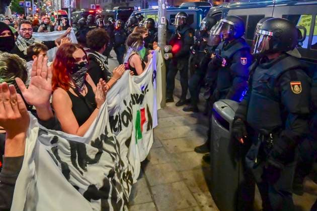 October 15, 2025, Madrid, Madrid, SPAIN: Protesters take part in a march in support of Palestine during the general strike on October 15 (15O) in Madrid, Spain. Thousands gathered to demand an end to the offensive in Gaza and to show solidarity with the Palestinian people. At the end of the demonstration, clashes broke out between a small group of protesters and SpainÃ¢â‚¬â ¢s National Police. Madrid SPAIN - ZUMAz108 20251015_znp_z108_136 Copyright: xRichardxZubelzux