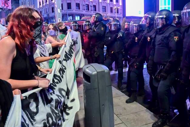 October 15, 2025, Madrid, Madrid, SPAIN: Protesters take part in a march in support of Palestine during the general strike on October 15 (15O) in Madrid, Spain. Thousands gathered to demand an end to the offensive in Gaza and to show solidarity with the Palestinian people. At the end of the demonstration, clashes broke out between a small group of protesters and SpainÃ¢â‚¬â ¢s National Police. Madrid SPAIN - ZUMAz108 20251015_znp_z108_137 Copyright: xRichardxZubelzux