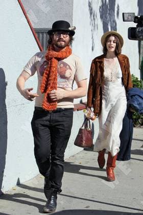 Sean Lennon and his girlfriend Charlotte kemp Muhl shopping at Urth Cafe and Bodhi Tree Bookstore on Melrose Avenue. Los Angeles, California - 24.01.11 WENN 5598834.jpg