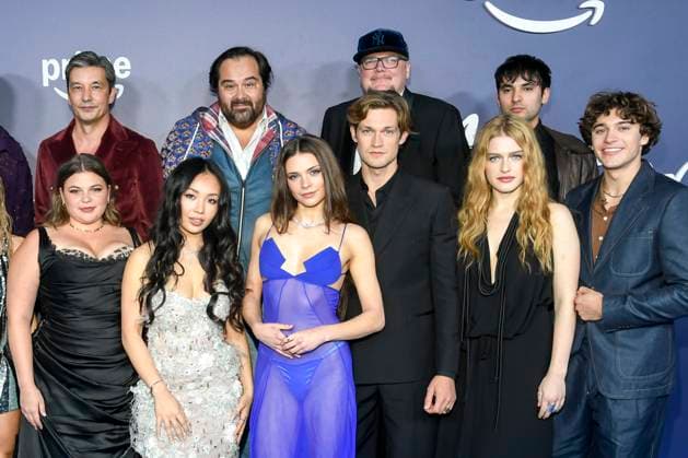 abb Maxton Hall Aron Pinter, Runa Greiner, Hyun Wanner, Andrea Guo, Harriet Herbig Matten, Martin Neuhaus, Damian Hardung and Martin Schreier as guests on the blue carpet at the premiere of the Amazon Prime TV series Maxton Hall The World Between Us Season 2 at Tempodrom on 17 10 2025 in Berelin Berlin Germany