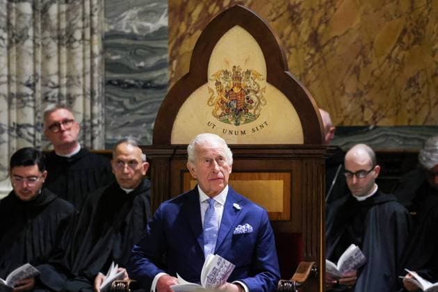 King Charles III and Queen Camilla visit to the Holy See, Day 2, Visiting Papal Basilica and Abbey of St. Paul s Outside the Walls, Rome, Italy - 23 Oct 2025 King Charles III and Queen Camilla visit the Papal Basilica and Abbey of St. Paul s Outside the Walls to attend an ecumenical service in recognition of His Majesty becoming Royal Confrater of the Abbey of St Paul s. The Children of the Choir of His Majesty s Chapel Royal and the Choir of St. George s Chapel, Windsor, will perform. Rome, Italy 23 Oct 2025 Local Caption ROME, I - OCTOBER 23: King Charles III and Queen Camilla leave St. Paul Basilica after an ecumenical Service of Prayer on October 23, 2025 in Rome, Italy. During this historic State Visit, King Charles III and Queen Copyright: xFrancoxOrigliax xAvalonx 1047779972