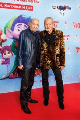 Mission Santa An Elf Saves Christmas Michael Mendl and Johnny Logan at the premiere Mission Santa An Elf Saves Christmas at the cinema in the Kulturbrauerei on 25 10 2025 in Berlin Copyright: xEventpressxKochanx