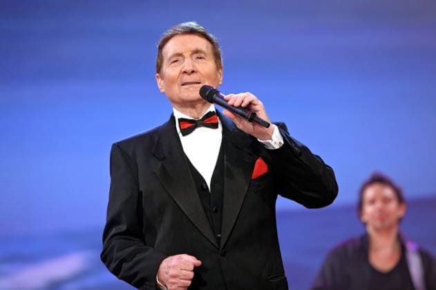 ARCHIVE Freddy Quinn Singer and actor Freddy Quinn on the occasion of the ZDF television show Willkommen bei Carmen Nebel on 29 10 2005 ARCHIVE RECORD, date estimated 20251025JWM0029