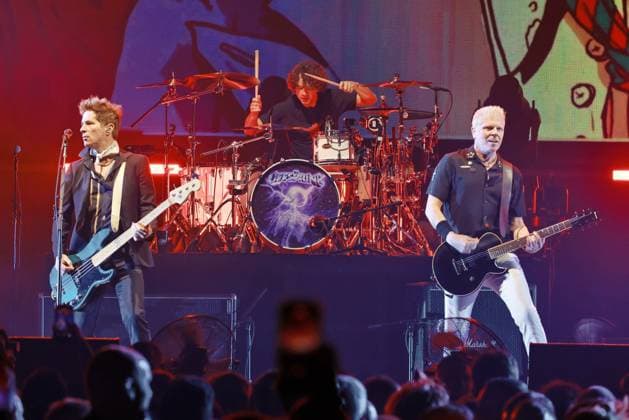 27 10 2025, The Offspring, singer Bryan ãDexterÒ Holland, in concert live at the Uber Arena, Berlin, music, Berlin