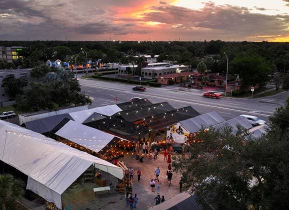 October 27, 2025, St. Petersburg, Florida, USA: An aerial drone view as the sun sets at GallagherÃ¢â‚¬â ¢s Pumpkins and Christmas Trees, 7401 4th St. North, on Monday, Oct. 27, 2025 in St. Petersburg. St. Petersburg USA - ZUMAs70_ 20251027_zan_s70_027 Copyright: xDirkxShaddx