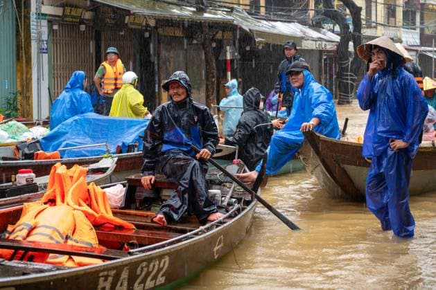 Hoi An and surrounding areas submerged as central Vietnam faces HOI AN, VIETNAM - OCTOBER 30: Part of the tourist city of Hoi An, particularly its Old Town, is closed due to major flooding as seen in Hoi An, Vietnam, October 30, 2025. Another wave of torrential rains severely impacts Vietnam, this time hitting its central region, bringing widespread destruction in the worst flooding seen since the 1960s. Magdalena Chodownik Anadolu Hoi An Vietnam. Editorial use only. Please get in touch for any other usage.  Copyright: x2025xAnadoluxMagdalenaxChodownikx