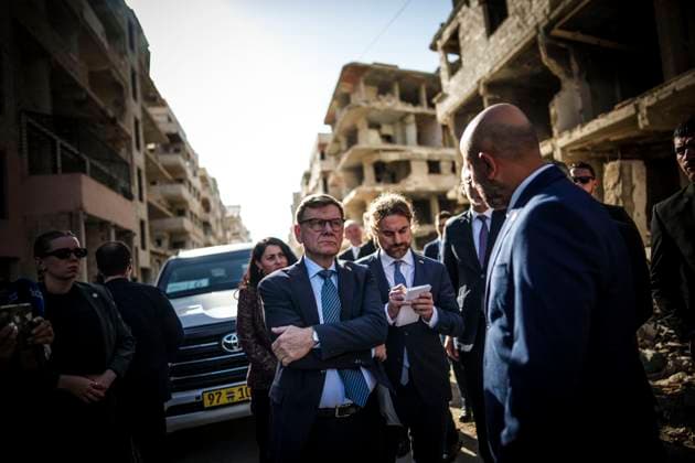 Johann Wadephul CDU , Federal Foreign Minister, travels from 29 10 2025 to 1 11 2025 to Jordan, Syria, Lebanon and Bahrain Trip to Harasta and joint visit of a humanitarian project in Harasta with the Minister for Civil Protection of the Syrian Arab Republic, Mr. Raed Saleh taken in Damascus, 30 10 2025 Photo Copyright: xDominikxButzmann AAx
