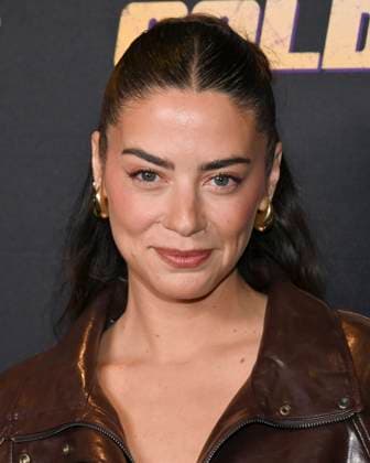 November 2, 2025, Beverly Hills, California, USA: Chilean actress and model LORENZA IZZO attends Stone Cold Fox Los Angeles Red Carpet Premiere. Beverly Hills USA - ZUMAb173 20251102_aap_b173_086 Copyright: xBillyxBennightx