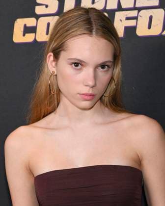 November 2, 2025, Beverly Hills, California, USA: BLUESY LARUE BURKE attends Stone Cold Fox Los Angeles Red Carpet Premiere. Beverly Hills USA - ZUMAb173 20251102_aap_b173_094 Copyright: xBillyxBennightx