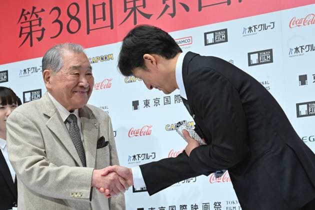 Kurosawa Akira Award of the 38th Tokyo International Film Festival TOKYO, JAPAN - NOVEMBER 3: Japanese filmmaker Lee Sang-il (R) receives the Kurosawa Akira Award with Tokyo International Film Festival Committee Chairman Mitsuaki Tsutsum during the 38th Tokyo International Film Festival in Tokyo, Japan, on November 3, 2025. Known for Hula Girls (2006), Villain (2010), and Kokuho (2025), Lee is recognized for his deep humanistic storytelling and contribution to modern Japanese cinema. David Mareuil Anadolu Tokyo Japan. Editorial use only. Please get in touch for any other usage.  Copyright: x2025xAnadoluxDavidxMareuilx