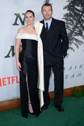 Train Dreams Premiere - Los Angeles, USA LOS ANGELES, USA. November 03, 2025: Felicity Jones & Joel Edgerton at the premiere for Train Dreams at Egyptian Theatre Los Angeles CA USA  Copyright: xPaulxSmith Featureflashx