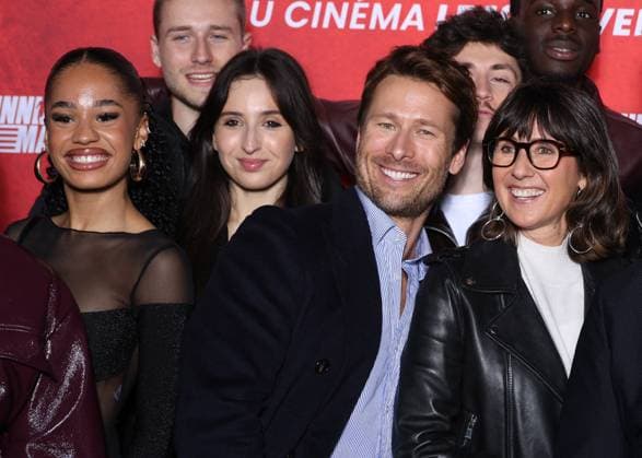 Alexia Laroche Joubert, Glen Powell et les élèves de la Star Academy 2025 G D Ambre, Léane lors de la première de Running Man au cinéma UGC Ciné Cité Bercy à Paris le 3 novembre 2025 Denis Guignebourg Bestimage Premiere of Running Man at the UGC Ciné Cité Bercy cinema in Paris on 3 November 2025 Paris France  Copyright: xDenisxGuignebourgx xBestimagexDenisxGuignebourgx xBestimagex