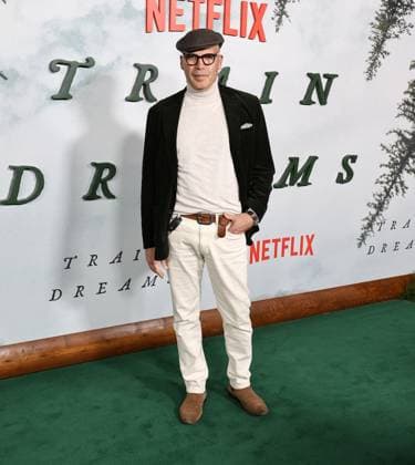 Premiere Of Netflix s Train Dreams HOLLYWOOD, LOS ANGELES, CALIFORNIA, USA - NOVEMBER 03: American actor Billy Zane arrives at the Premiere Of Netflix s Train Dreams held at The Egyptian Theatre Hollywood on November 3, 2025 in Hollywood, Los Angeles, California, United States., Credit:Juan Pablo Rico Avalon United States, California, Hollywood, The Egyptian Theatre Hollywood  Copyright: xJuanxPabloxRicox xAvalonx 1050184822