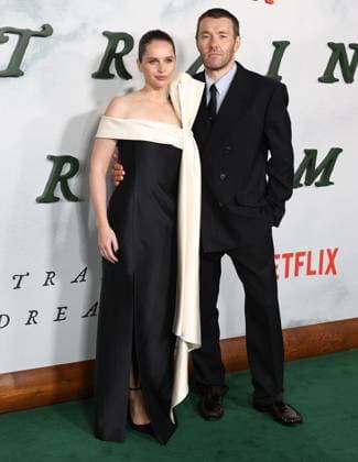 Premiere Of Netflix s Train Dreams HOLLYWOOD, LOS ANGELES, CALIFORNIA, USA - NOVEMBER 03: Felicity Jones and Joel Edgerton arrive at the Premiere Of Netflix s Train Dreams held at The Egyptian Theatre Hollywood on November 3, 2025 in Hollywood, Los Angeles, California, United States., Credit:Juan Pablo Rico Avalon United States, California, Hollywood, The Egyptian Theatre Hollywood Copyright: xJuanxPabloxRicox xAvalonx 1050185392