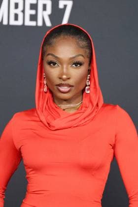 November 3, 2025, Los Angeles, California, USA: Loren Lott at the World Premiere of 20th Century Studios Predator: Badlands at the TCL Chinese Theatre IMAX Los Angeles USA - ZUMAg107 20251103_zep_g107_105 Copyright: xNinaxPrommerx