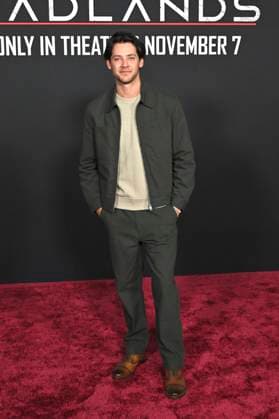 Matt Cornett at the premiere of the movie Predator Badlands at the TCL Chinese Theater Los Angeles, 03 11 2025 Foto:xD.xStarbuckx xFuturexImagex predator_5182