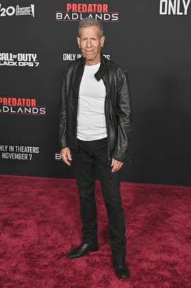 Marc Toberoff at the premiere of the movie Predator Badlands at the TCL Chinese Theater Los Angeles, 03 11 2025 Foto:xD.xStarbuckx xFuturexImagex predator_5204