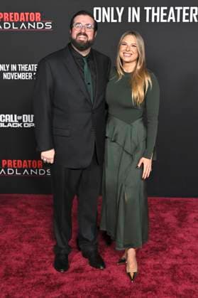 Ben Rosenblatt with wife Greta Rosenblatt at the premiere of the movie Predator Badlands at the TCL Chinese Theater Los Angeles, 03 11 2025 Foto:xD.xStarbuckx xFuturexImagex predator_5212
