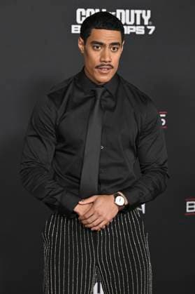 Dimitrius Schuster Koloamatangi at the premiere of the movie Predator Badlands at the TCL Chinese Theater Los Angeles, 03 11 2025 Foto:xD.xStarbuckx xFuturexImagex predator_5218