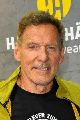 abb Moeller Ralf Rudolf Moeller Möller the German actor ambassador of the Initiative Handwerk and former bodybuilder and Mr Universe is advertising as a guest star at the Hans Schaefer Workwear workwear stand at the A plus A exhibition at the Duesseldorf trade fair on 04 11 2025 in Duesseldorf NRW Germany