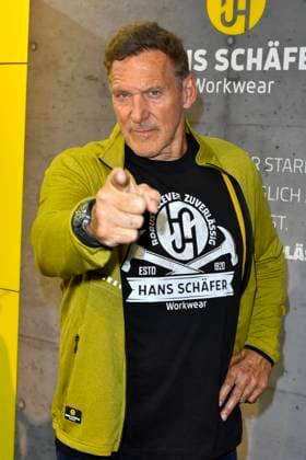 abb Moeller Ralf Rudolf Moeller Möller the German actor ambassador of the Initiative Handwerk and former bodybuilder and Mr Universe is advertising as a guest star at the Hans Schaefer Workwear workwear stand at the A plus A exhibition at the Duesseldorf trade fair on 04 11 2025 in Duesseldorf NRW Germany