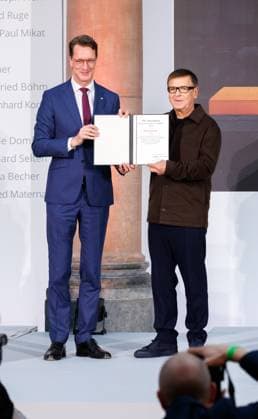 04 11 2025 Düsseldorf NRW Minister-President Hendrik Wüst awards the State Prize to photographer Andreas Gursky The laudatory speech will be given by Susann