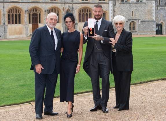 David Beckham is Knighted at Windsor Castle David Beckham is knighted by King Charles at Windsor Castle, Windsor, Berkshire, UK on the 4th November, 2025. Picture by Eddie Mulholland WPA-Pool Windsor Windsor Castle Berskshire United Kingdom 