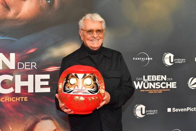 Henry Huebchen at the Das Leben der Wuensche movie premiere on 4 11 2025 at the Mathaeser Filmpalast in Munich Matthias Schweighoefers Das Leben der Wuensche movie premiere in Munich