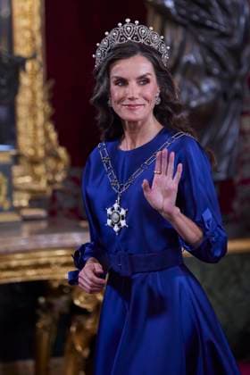 Entertainment Bilder des Tages November 4, 2025, Madrid, Madrid, Spain: KING FELIPE VI of Spain and QUEEN LETIZIA of Spain welcomed His Majesty HAITHAM BIN TARIQ, Sultan of Oman, to a gala dinner Madrid Spain - ZUMAc260 20251104_zep_c260_079 Copyright: xMikexChicorrox