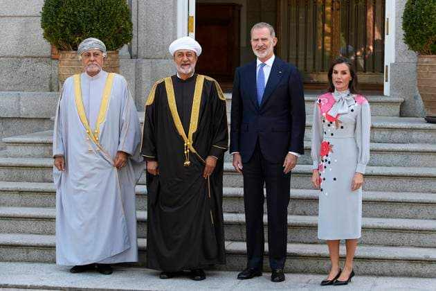 State Visit of Sultan of Oman - Spain King Felipe VI of Spain (2r) and Queen Letizia of Spain (r) host a luncheon for Oman s Sultan His Majesty Haitham Bin Tariq (2l) and Deputy Prime Minister for Defence Affairs of the Sultanate of Oman His Majesty Shihab Bin Tarik Al Said. attending a meeting as part of the State Visit of His Majesty Sultan Haitham Bin Tarik at the Royal Palace in Madrid, Spain on November 4, 2025 Photo by Acero ALTERPHOTOS ABACAPRESS.COM Madrid Spain  Copyright: xAcero AlterPhotos ABACAx