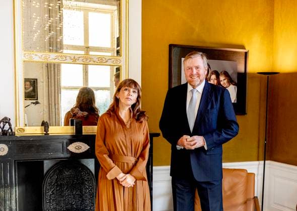 05-11-2025 HtB King Willem Alexander during a meeting with the new President of the Senate (voorzitter van de Eerste Kamer), Mrs. Mei Li Vos (PvdA GroenLinks), in his office at Huis ten Bosch palace in The Hague. Â  Copyright: xPPEx