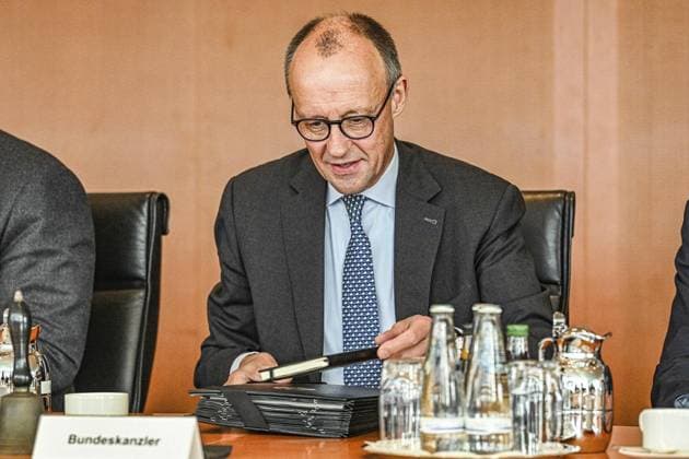 Meeting of the Federal Cabinet FOR EDITORIAL PURPOSES ONLY EDITORIAL USE ONLY p Meeting of the Federal Cabinet, Federal Chancellor Friedrich Merz CDU attends the meeting of the Federal Cabinet at the Federal Chancellery, photographed on October 22, 2025 in Berlin Berlin Berlin Berlin Copyright MaurizioxGambarini Copyright: MaurizioxGambarini doc82xko7ma4fpitepeo1y ,EDITORIAL USE ONLY Copyright: MaurizioxGambarini