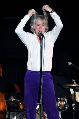 Helge Schneider live at a concert of his Ein Mann und seine Musik Tour in the Kuppelsaal Hanover, 05 11 2025 Foto:xR.xKeuntjex xFuturexImagex schneider_5112