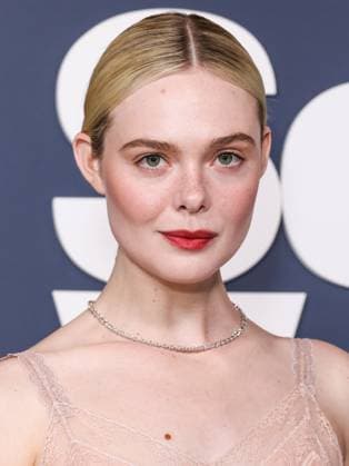 Los Angeles Premiere Of Neon s Sentimental Value American actress and singer Elle Fanning wearing a Fendi Couture dress and Cartier jewelry arrives at the Los Angeles Premiere Of Neon s Sentimental Value held at the DGA Theater Complex at The Directors Guild of America in Los Angeles, California, United States. DGA Theater Complex at The Directors Guild of America, Los Angeles, California, USA California United States  Copyright: xImagexPressxAgencyx originalFilename: collin-losangel251106_np83l.jpg