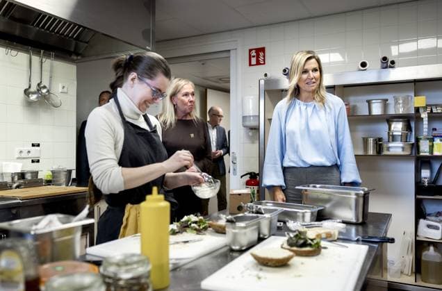 UTRECHT - Queen Maxima during a working visit to Enik Recovery College. This academy offers a learning environment and a meeting place for people who have personal experience with disruption due to mental health issues or addiction. ANP KOEN VAN WEEL netherlands out - belgium out  Copyright: xx x541384545x originalFilename: 541384545.jpg
