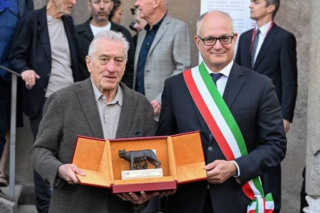 Robert De Niro recieves the Capitoline Wolf Robert De Niro arrived in the capital today for a two-day celebration combining cinema, culture, and luxury hospitality. Pictured is the actor at the Capitoline Hill, where he will receive an official award the Capitoline Wolf. Pictured is Robert De Niro with Rome Mayor Roberto Gualtieri on Nov 6th 2025, Credit:Maria Laura Antonelli AGF Avalon Italia, Roma  Copyright: xMariaxLauraxAntonelli AGFx xAvalonx 1050749143