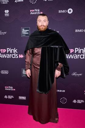 November 6, 2025, Toronto, On, Canada: Sam Smith walks the red carpet at the 2025 PTP Pink Awards in Toronto, on Thursday, Nov. 6, 2025. Toronto Canada  - ZUMAc35_ 20251106_zaf_c35_180 Copyright: xSammyxKoganx