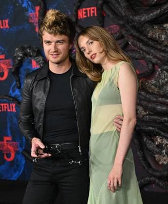 ˜Stranger Things 5™ World Premiere Joe Keery and Maya Hawke arriving to Stranger Things 5™ world premiere held at the TCL Chinese Theatre on November 6, 2025 in Hollywood, Ca. Hollywood TCL Chinese Theatre California USA Copyright: xLisaxOConnor xAFF-USA.COMx