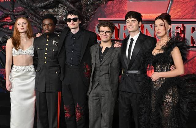 ˜Stranger Things 5™ World Premiere Sadie Sink, Caleb McLaughlin, Finn Wolfhard, Gaten Matarazzo, Noah Schnapp and Millie Bobby Brown arriving to Stranger Things 5™ world premiere held at the TCL Chinese Theatre on November 6, 2025 in Hollywood, Ca. Hollywood TCL Chinese Theatre California USA Copyright: xLisaxOConnor xAFF-USA.COMx