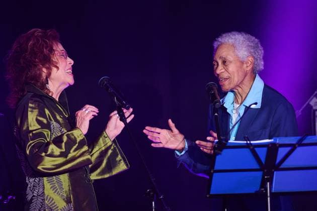 November 6, 2025, Toronto, On, Canada: Beverly Glenn-Copeland (right) and his wife Elizabeth Copeland perform at the 2025 PTP Pink Awards in Toronto, on Thursday, Nov. 6, 2025. Toronto Canada  - ZUMAc35_ 20251106_zaf_c35_212 Copyright: xSammyxKoganx