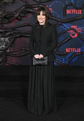 ˜Stranger Things 5™ World Premiere Winona Ryder arriving to the Stranger Things 5™ world premiere held at the TCL Chinese Theatre on November 6, 2025 in Hollywood, Ca. Hollywood TCL Chinese Theatre California USA Copyright: xLISAxOConnor xAFF-USA.COMx