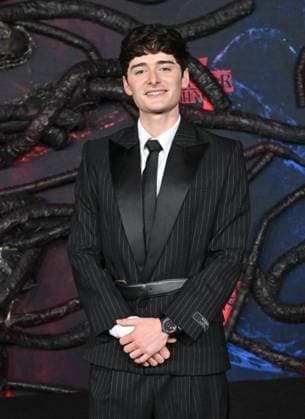 ˜Stranger Things 5™ World Premiere Noah Schnapp arriving to the Stranger Things 5™ world premiere held at the TCL Chinese Theatre on November 6, 2025 in Hollywood, Ca. Hollywood TCL Chinese Theatre California USA Copyright: xLISAxOConnor xAFF-USA.COMx
