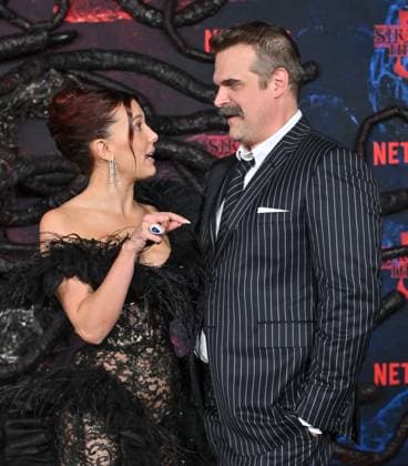 ˜Stranger Things 5™ World Premiere Millie Bobby Brown and David Harbour arriving to the Stranger Things 5™ world premiere held at the TCL Chinese Theatre on November 6, 2025 in Hollywood, Ca. Hollywood TCL Chinese Theatre California USA Copyright: xLISAxOConnor xAFF-USA.COMx