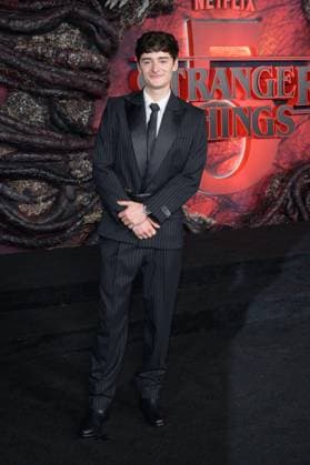 Stranger Things 5 Premiere - Los Angeles, USA LOS ANGELES, USA. November 06, 2025: Noah Schnapp at the premiere for Netflix s Stranger Things 5 at the TCL Chinese Theatre. Los Angeles CA USA  Copyright: xPaulxSmith Featureflashx