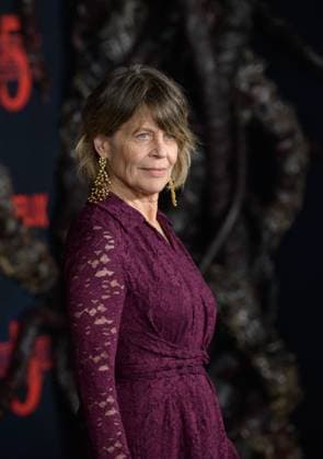 Stranger Things 5 Premiere - Los Angeles, USA LOS ANGELES, USA. November 06, 2025: Linda Hamilton at the premiere for Netflix s Stranger Things 5 at the TCL Chinese Theatre. Los Angeles CA USA  Copyright: xPaulxSmith Featureflashx