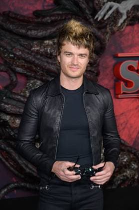 Stranger Things 5 Premiere - Los Angeles, USA LOS ANGELES, USA. November 06, 2025: Joe Keery at the premiere for Netflix s Stranger Things 5 at the TCL Chinese Theatre. Los Angeles CA USA  Copyright: xPaulxSmith Featureflashx