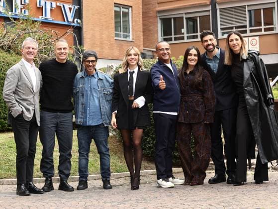 Rome, Italy: Rome, Rai headquarters formerly in Teulada, photocall for the TV show Sanremo Giovani. Pictured: Claudio Fasulo, Daniele Battaglia, Enrico Cremonesi, Carolina Rey, Carlo Conti, Manola Moslehi, Gianluca Gazzoli, and Ema Stokholma. Rome Italy  - ZUMAp169 20251107_zea_p169_246 Copyright: xMarcoxProvvisionatox