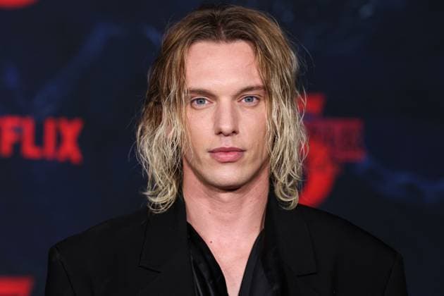 Los Angeles Premiere Of Netflix s Stranger Things Season 5 HOLLYWOOD, LOS ANGELES, CALIFORNIA, USA - NOVEMBER 06: Jamie Campbell Bower arrives at the Los Angeles Premiere Of Netflix s Stranger Things Season 5 held at the TCL Chinese Theatre IMAX on November 6, 2025 in Hollywood, Los Angeles, California, United States., Credit:Xavier Collin Avalon United States, California, Hollywood, TCL Chinese Theatre IMAX  Copyright: xXavierxCollinx xAvalonx 1050958239